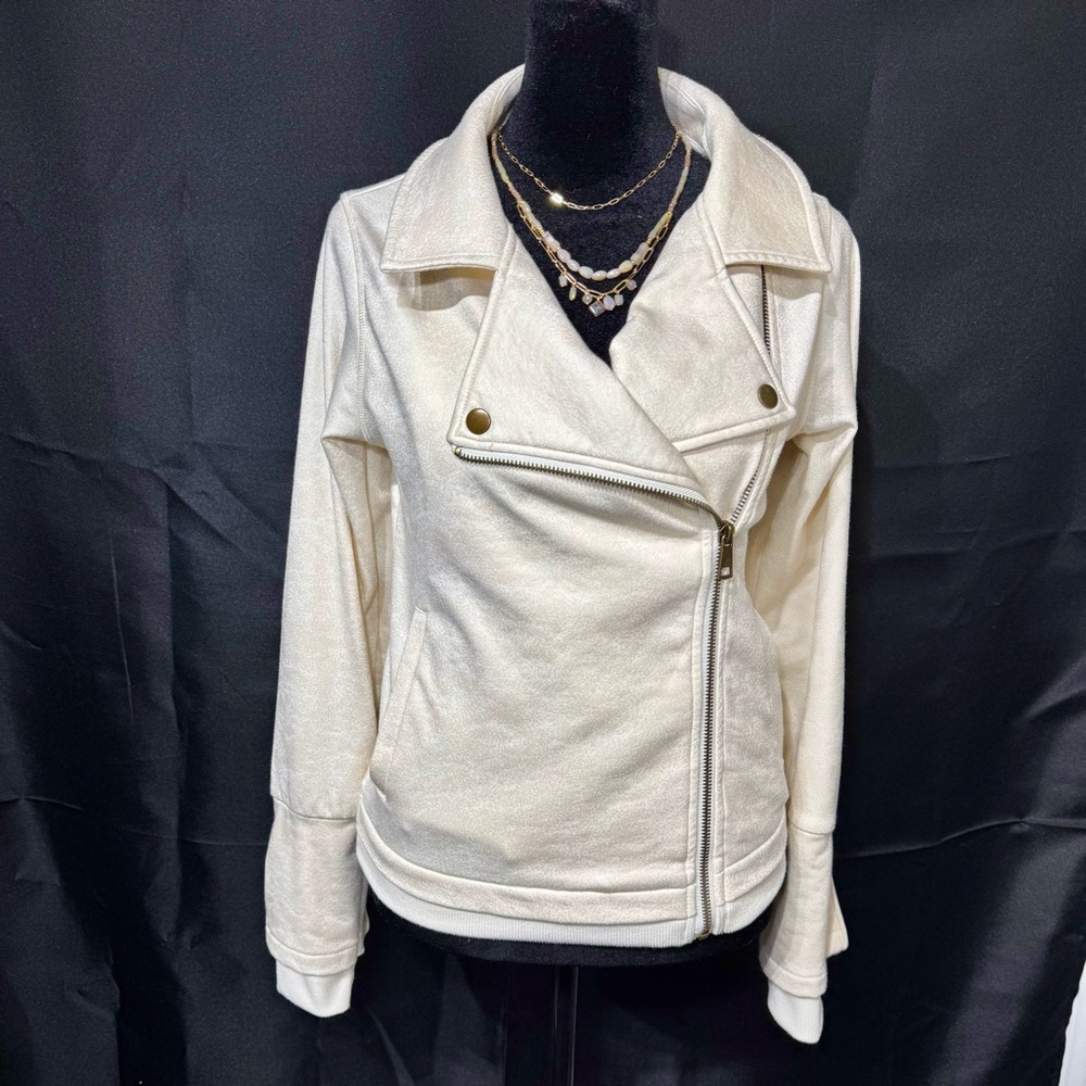 GRACE AND‎ LACE move free leather-like moto jacket in cream Small